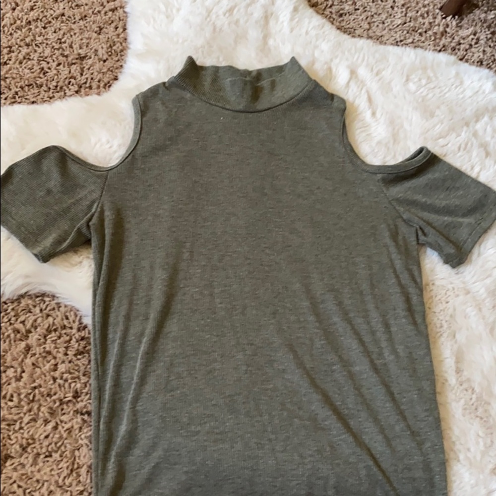 Shirt - Picture 2 of 4